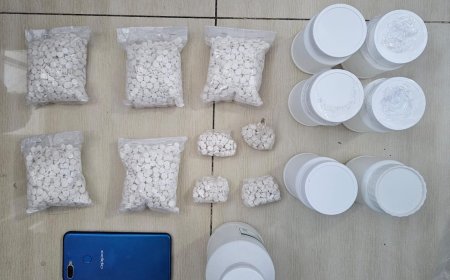 Polres Gresik Bongkar Jaringan Narkoba Antarwilayah, Lima Tersangka Pengedar Pil Koplo dan Sabu Diamankan